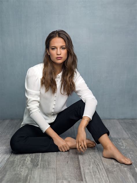 Alicia Vikander Nude & Sexy Collection (40 Pics + Videos)